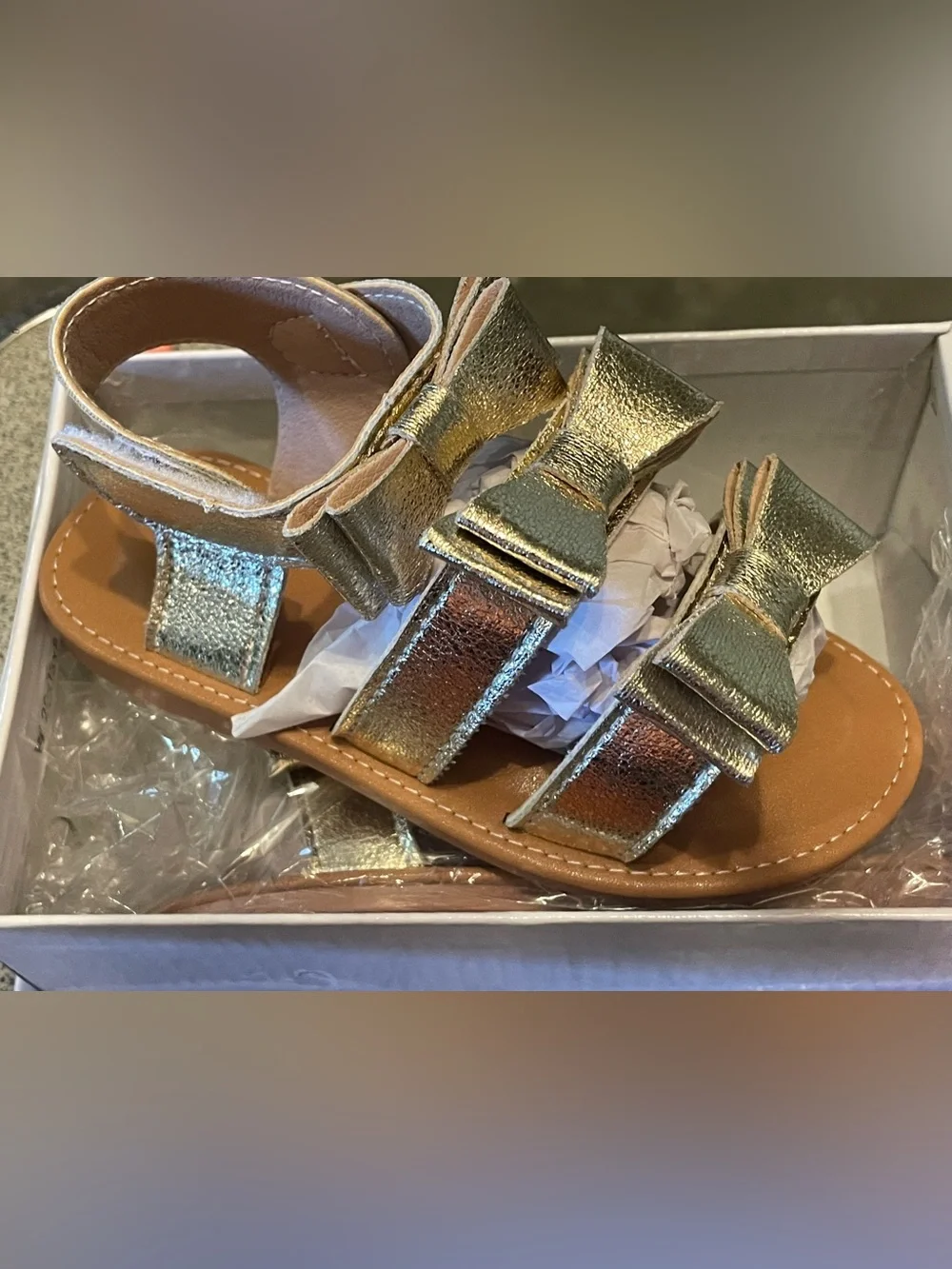 Girls kids size 9 Metallic Gold Bow Strap Sandals Velcro